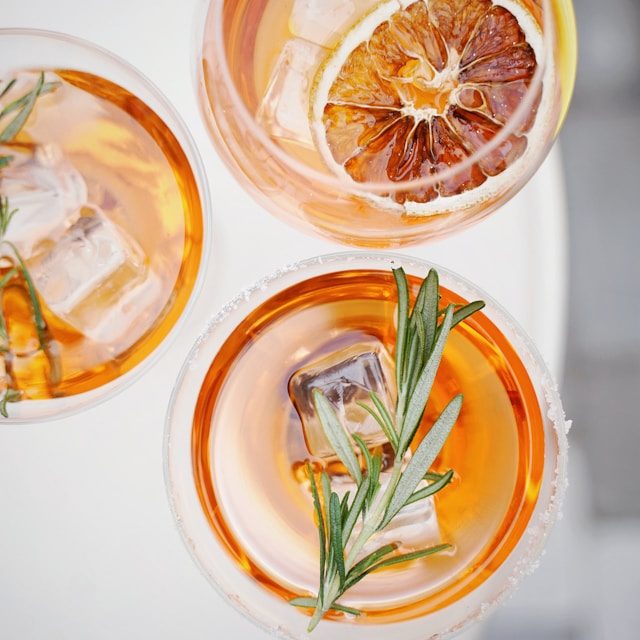 Sip & Glow: Herbal Tea Spritzers for Radiant Skin and Refreshing Sips